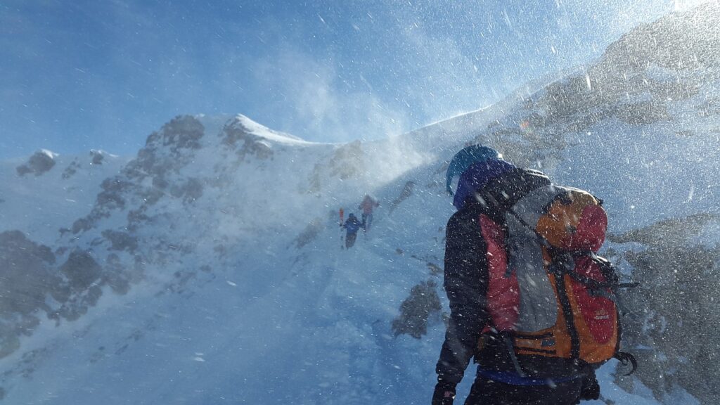 mountaineer-2080138_1280